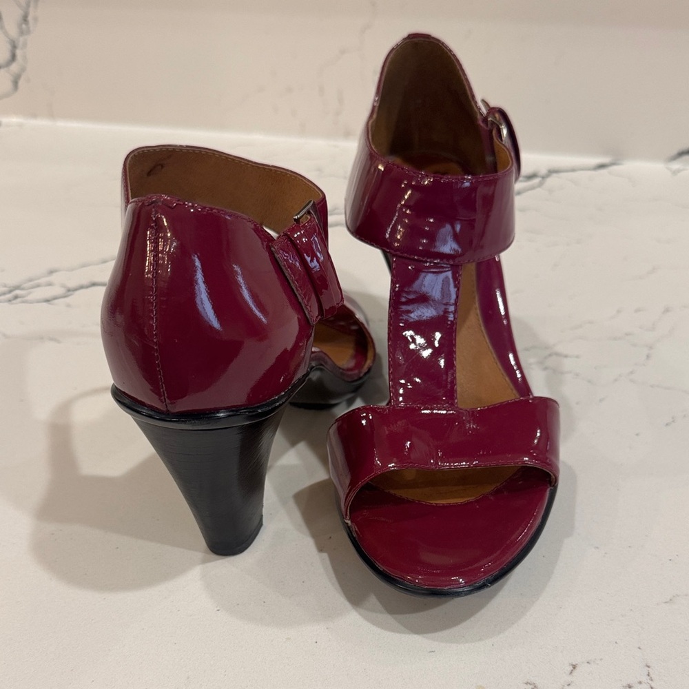 Sofft Patent Leather Sandals